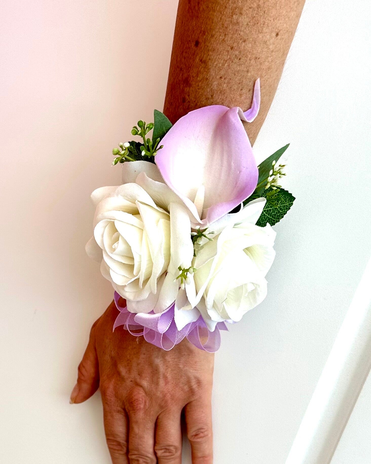 Lavender Calla Lily Wrist Corsage, Lilac Corsage, Light Purple Wrist Corsage, LavenderCorsage, Prom Boutonniere, Pin Corsage, Wedding Corsag