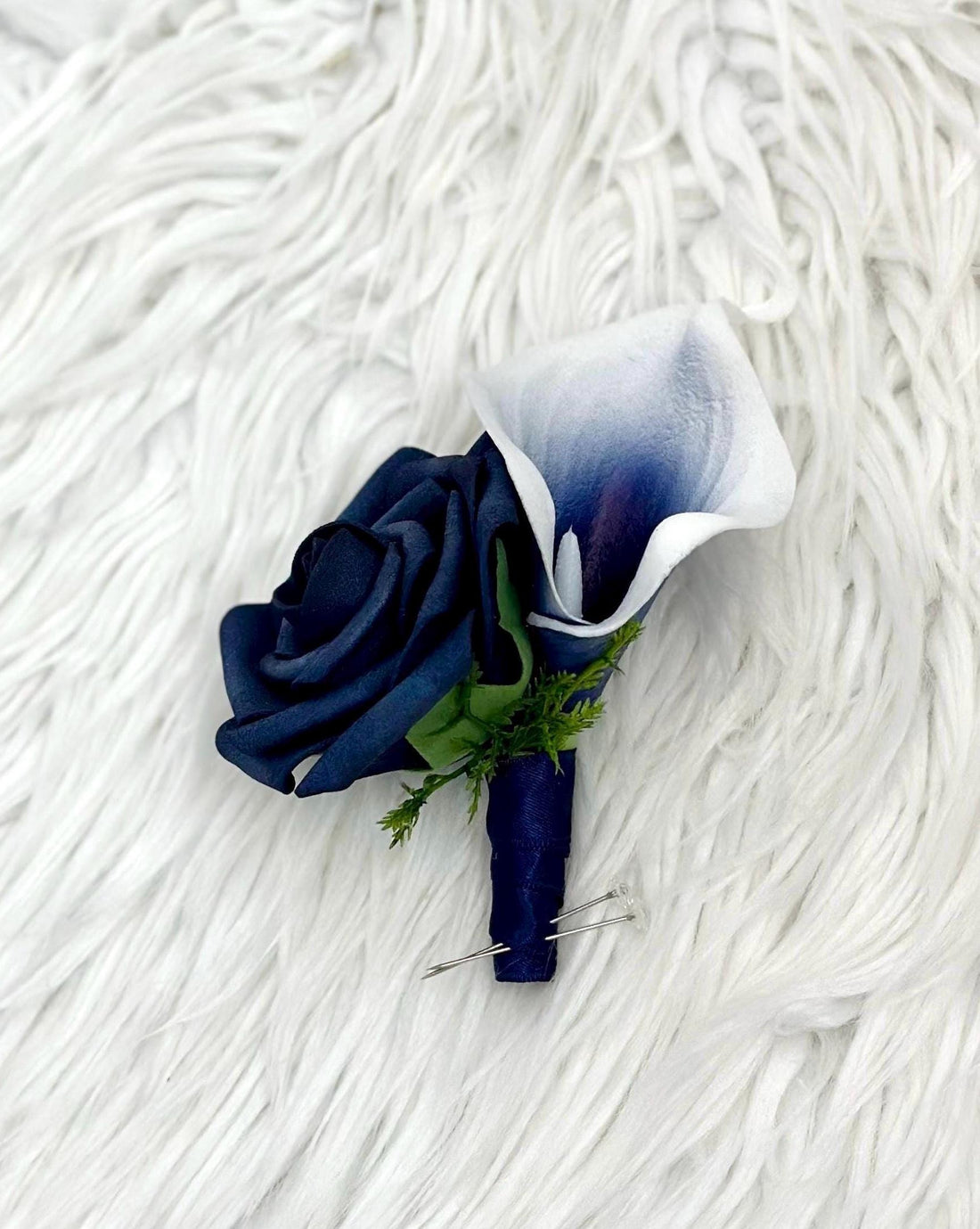 1 Navy Blue Rose Boutonniere, Blue Rose Boutonniere, Light Blue Boutonniere, Grooms Boutonniere, Groomsman Boutonnière, Picasso Navy Bout